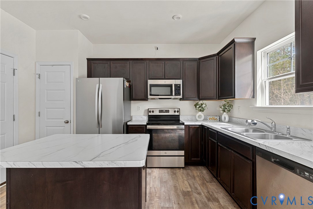 52 Sovereign Circle Aylett, VA 23009 - Photo 7 of 36