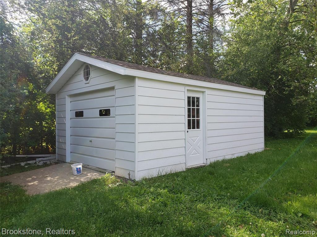 3261 Luce Road Flushing, MI 48433 - Photo 6 of 35