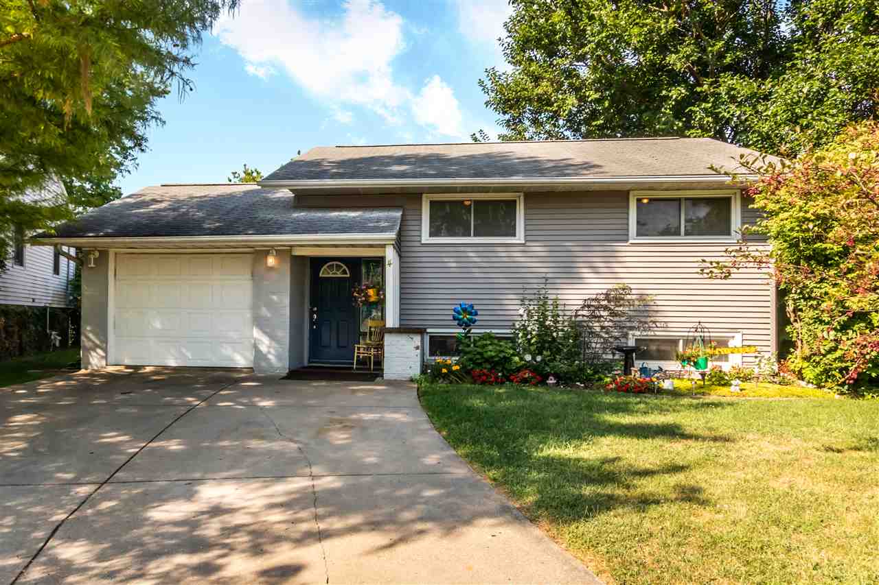 4 Colonial Court Washington, IL 61571 - Photo 1 of 28 Gallery Image 1