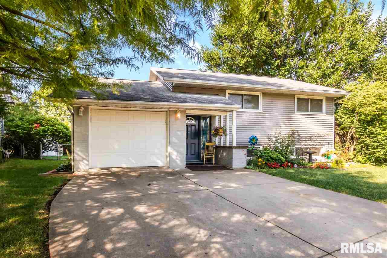 4 Colonial Court Washington, IL 61571 - Photo 2 of 28 Gallery Image 2
