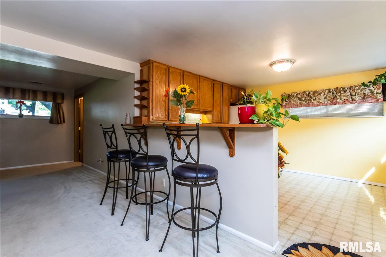 4 Colonial Court Washington, IL 61571 - Photo 6 of 28 Gallery Image 6