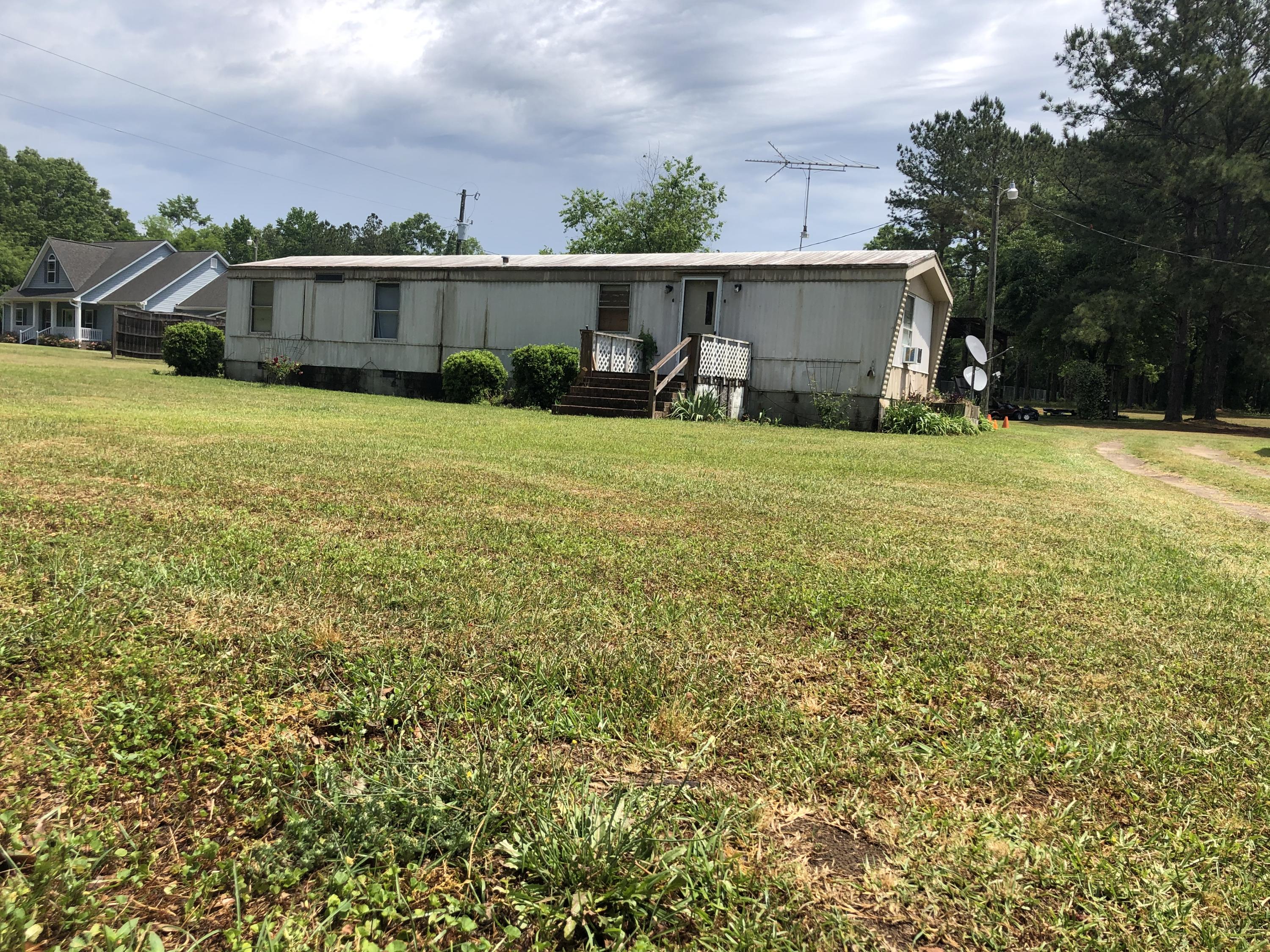 4603 Nelson's Ferry Road Summerton, SC 29148 - Photo 2 of 8 IMG-2350