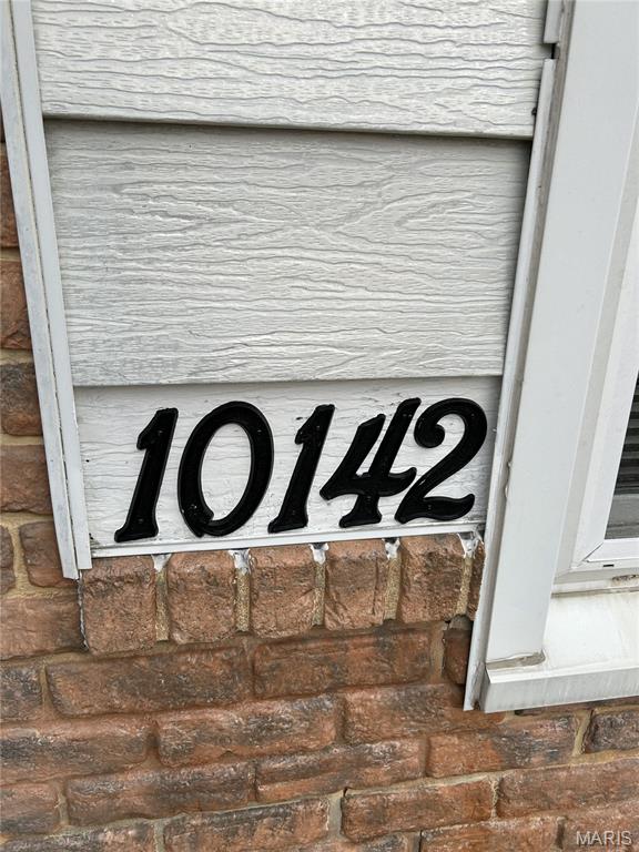 10142 Newbold Drive St. Louis, MO 63137 - Photo 2 of 11