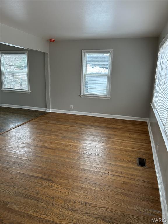 10142 Newbold Drive St. Louis, MO 63137 - Photo 3 of 11