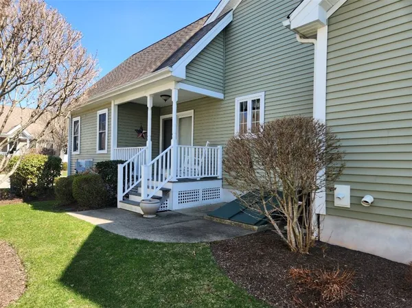 $579,500 | 500 Mendon Road, Unit 216, Cumberland, RI 02864