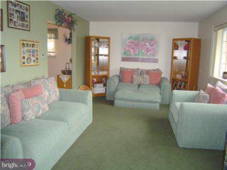 953 Roberts Road Warminster, PA 18974 - Photo 3 of 6 Gallery Image 3