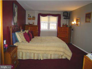 953 Roberts Road Warminster, PA 18974 - Photo 5 of 6 Gallery Image 5
