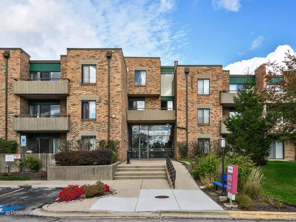 $208,000 | 1931 Prairie Square, Unit 311, Schaumburg, IL 60173