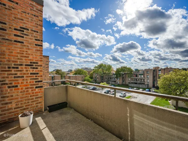 $208,000 | 1931 Prairie Square, Unit 311, Schaumburg, IL 60173