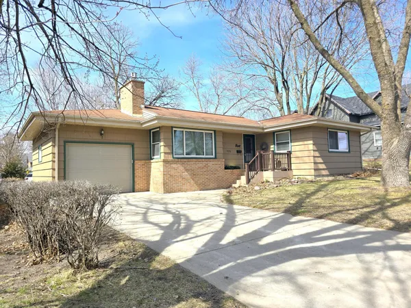 $169,900 | 1532 4th Avenue, Windom, MN 56101