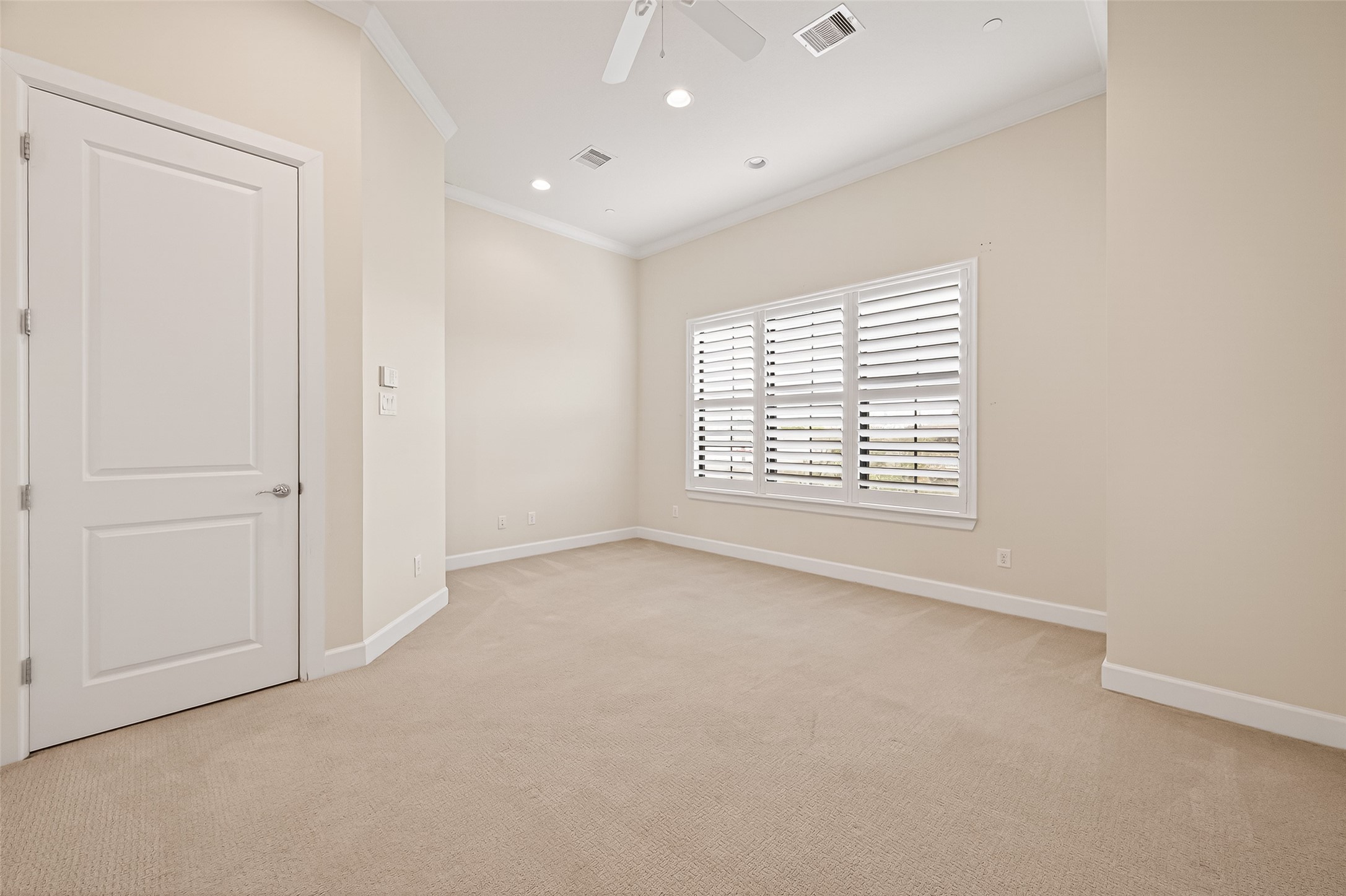 5305 Weslayan Street Houston, TX 77005 - Photo 23 of 50 Primary Bedroom