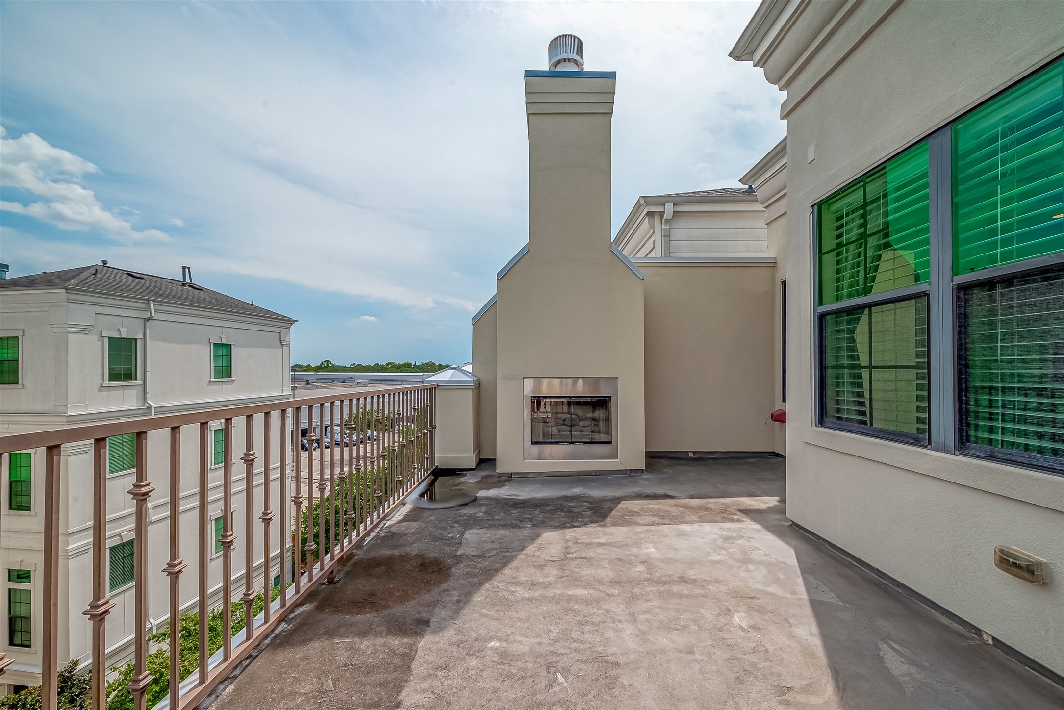 5305 Weslayan Street Houston, TX 77005 - Photo 40 of 50 Roof Top Patio w/Fire Place