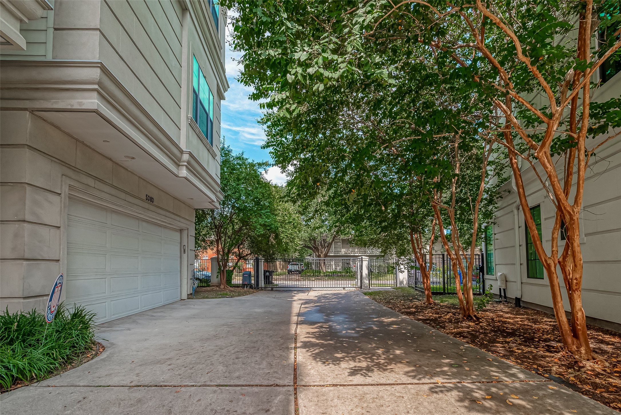 5305 Weslayan Street Houston, TX 77005 - Photo 44 of 50 Gated Access to Garage