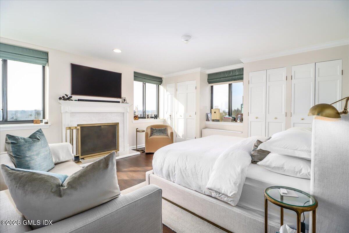 11 Lafayette Court, Unit 5B Greenwich, CT 06830 - Photo 18 of 34 Primary suite has splendid BR w/fpl