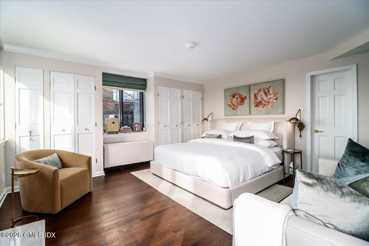 11 Lafayette Court, Unit 5B Greenwich, CT 06830 - Photo 19 of 34 Large, sunny BR w/custom closets