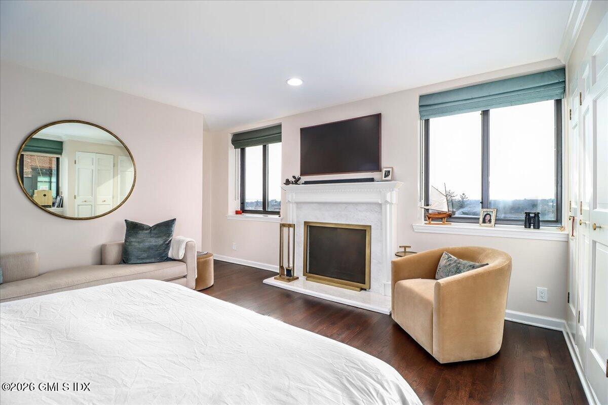 11 Lafayette Court, Unit 5B Greenwich, CT 06830 - Photo 21 of 34 Fireplace + outstanding light & vus