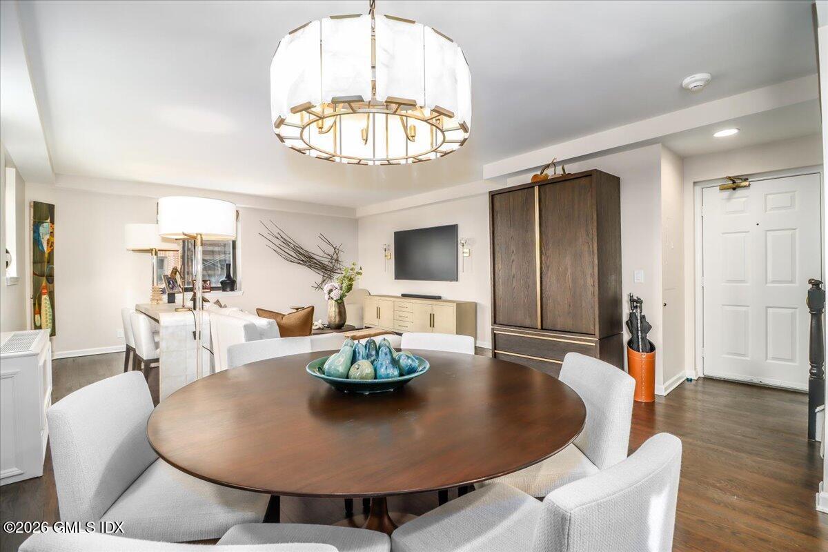 11 Lafayette Court, Unit 5B Greenwich, CT 06830 - Photo 6 of 34 Open plan for Easy Entertaining