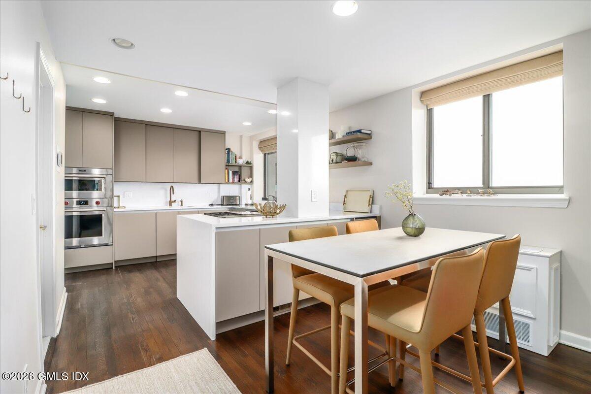 11 Lafayette Court, Unit 5B Greenwich, CT 06830 - Photo 8 of 34 Gourmet designer EIK has it all!