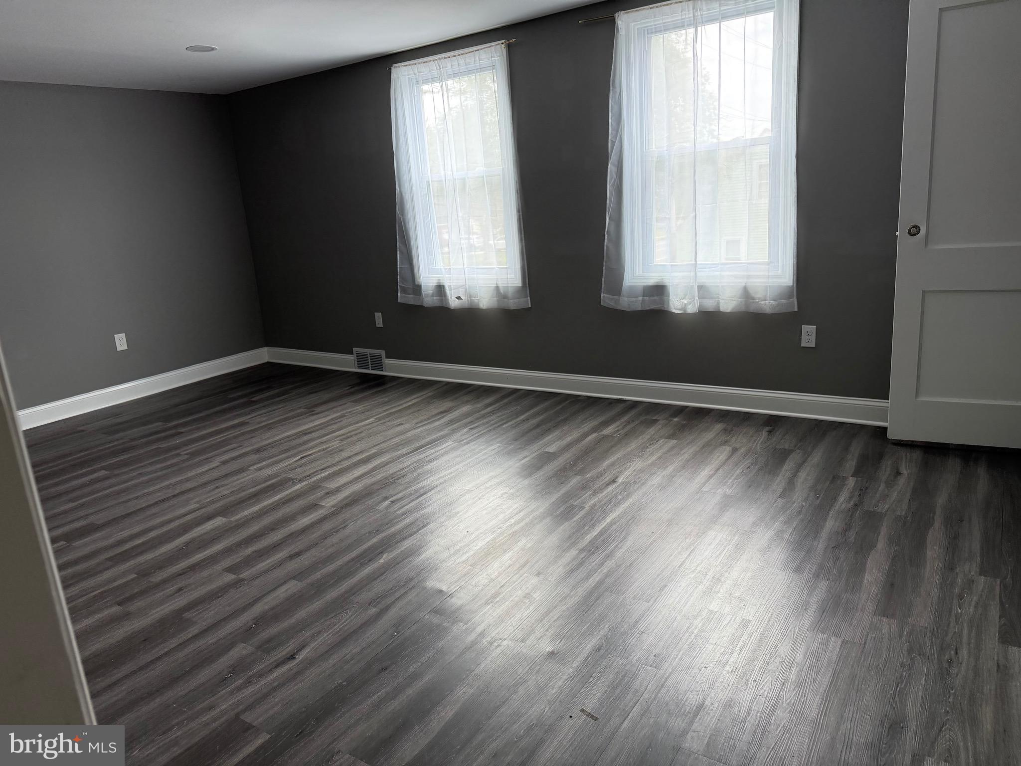 876 Whitehorse Mercerville Road Hamilton, NJ 08610 - Photo 5 of 10