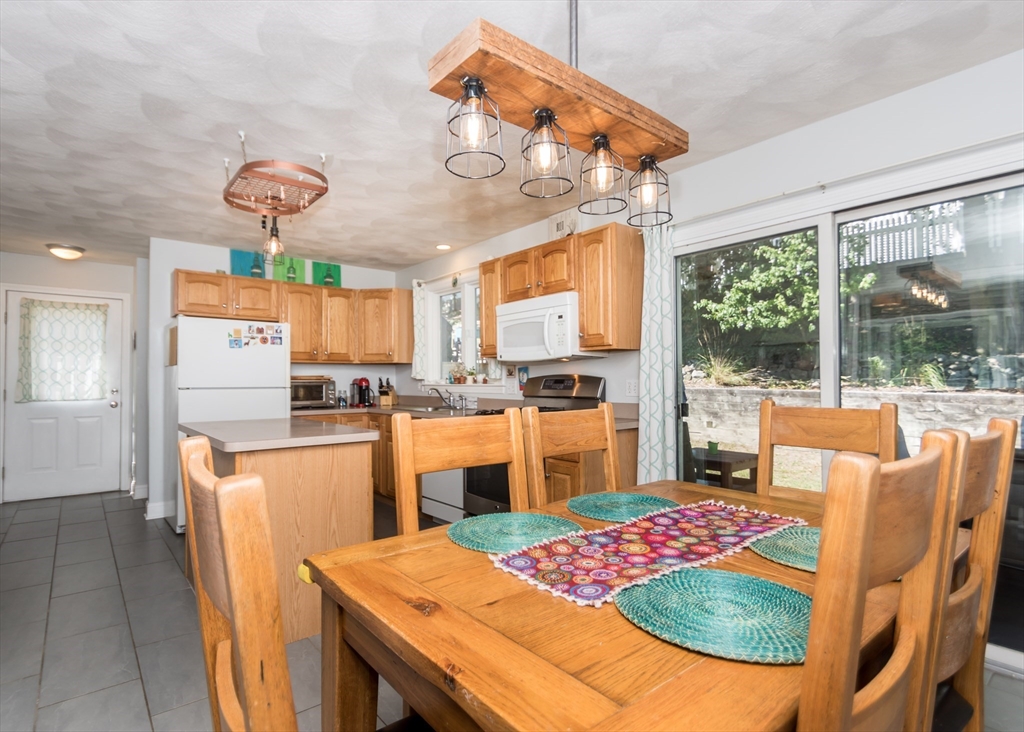 66 Albemarle Road Waltham, MA 02452 - Photo 8 of 29 Gallery Image 8