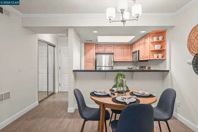 $549,000 | 2550 Oak Road, Unit 209, Walnut Creek, CA 94597