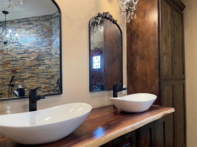 $950,000 | 218 Fm 80 Street South, Teague, TX 75860