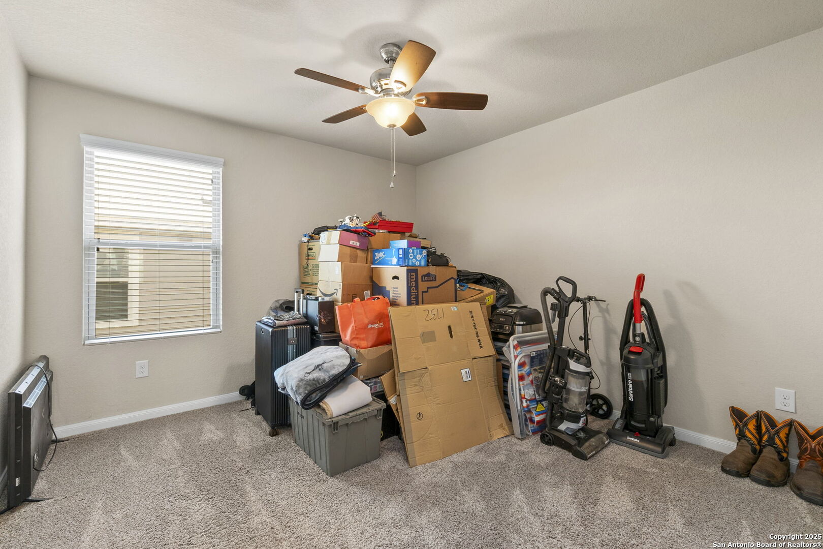 10343 Rosalina Loop Converse, TX 78109 - Photo 28 of 38 a view of a room with gym equipment