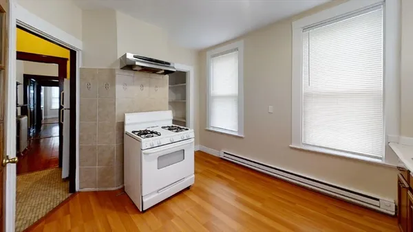 $2,945 | 33 Bellingham Street, Unit 2, Chelsea, MA 02150