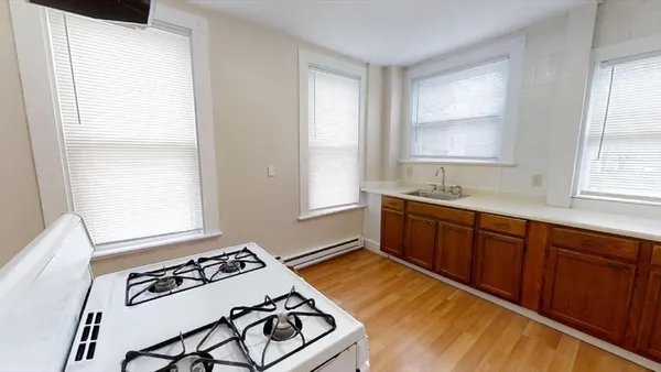 $2,945 | 33 Bellingham Street, Unit 2, Chelsea, MA 02150
