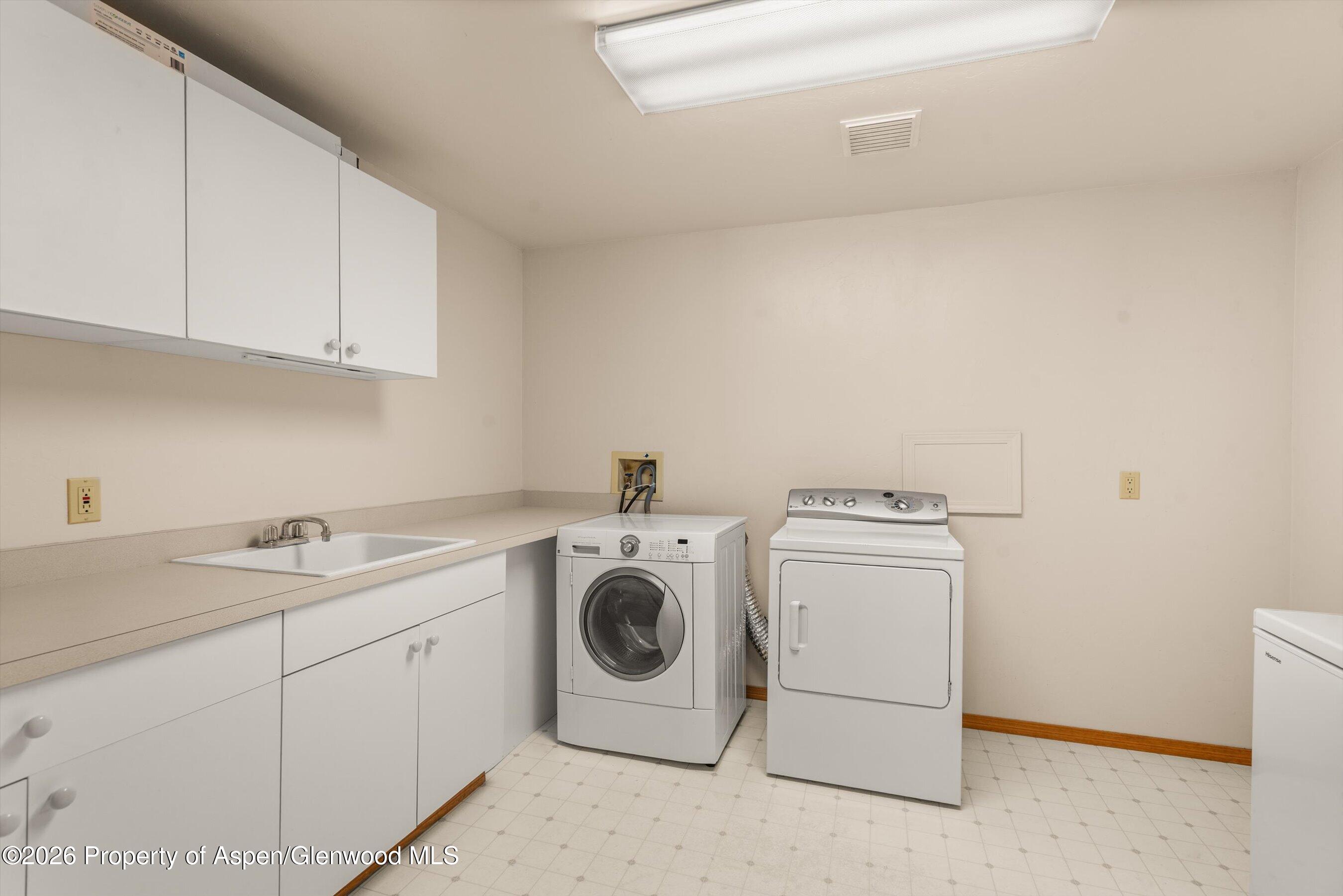 985 Lupine Circle Basalt, CO 81621 - Photo 19 of 30 Laundry Room