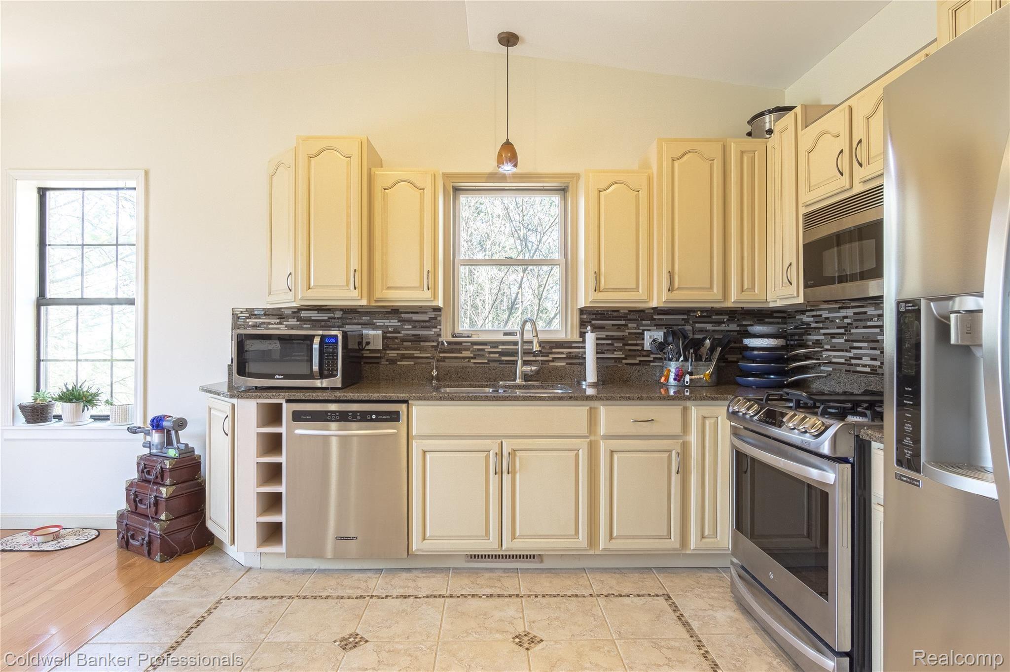 5558 Lum Road Attica, MI 48412 - Photo 18 of 61 Interiors (11 of 36).jpg