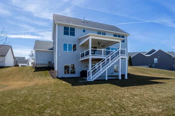 $875,000 | 4728 Red Oak Court, Bettendorf, IA 52722