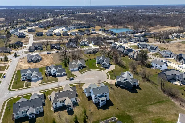 $875,000 | 4728 Red Oak Court, Bettendorf, IA 52722