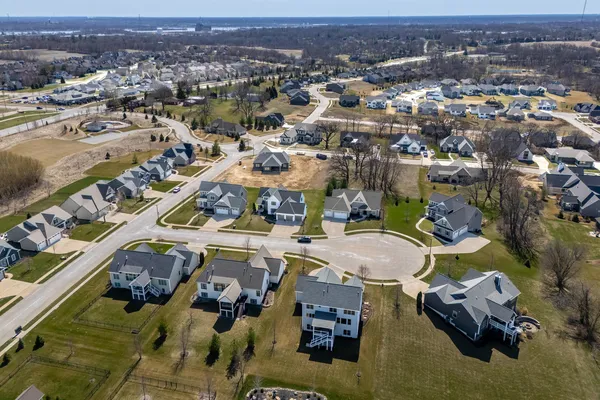 $875,000 | 4728 Red Oak Court, Bettendorf, IA 52722