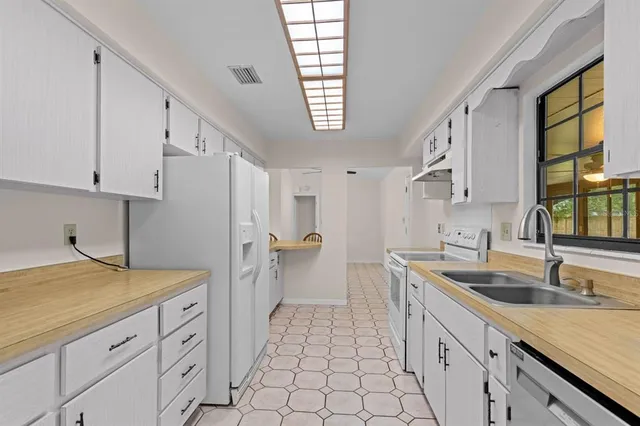 $2,250 | 2550 Northwest 54th Boulevard, Gainesville, FL 32653