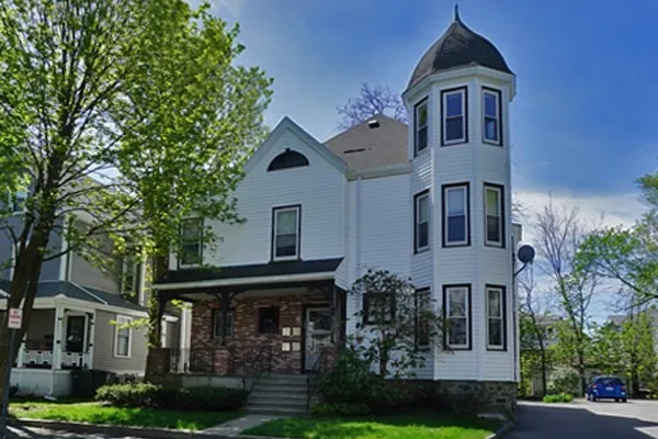 $2,050 | 145 Brown Street, Unit 2R, Waltham, MA 02453