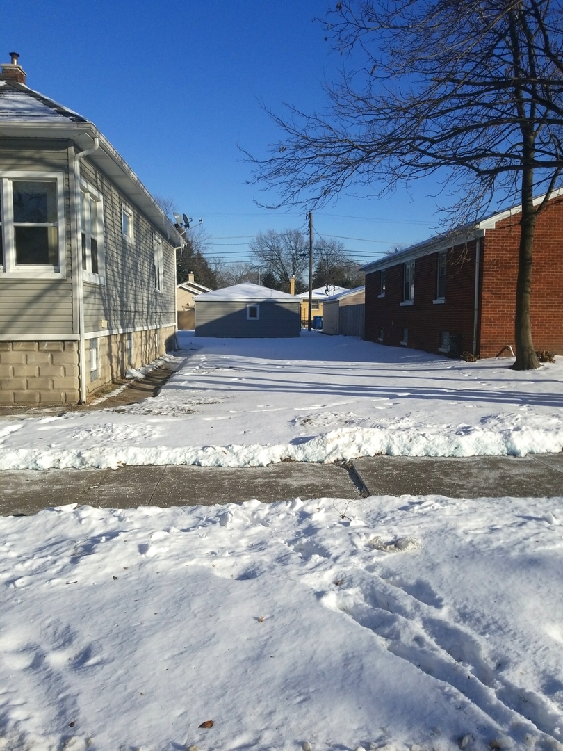 617 Hirsch Avenue Calumet City, IL 60409 - Photo 3 of 18