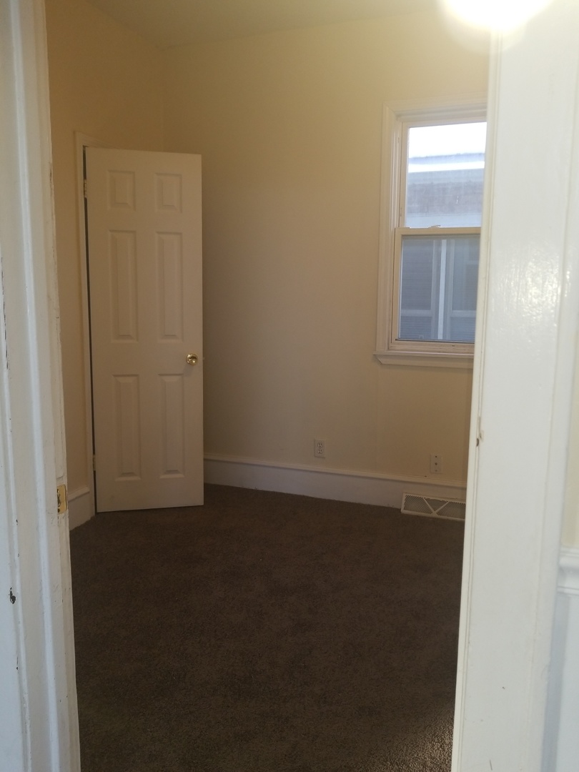 617 Hirsch Avenue Calumet City, IL 60409 - Photo 8 of 18