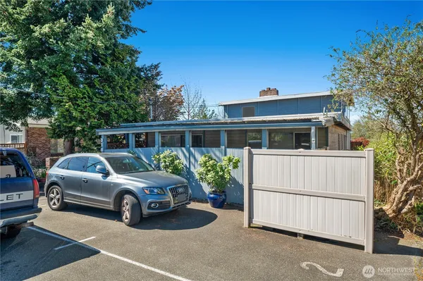 $1,225,000 | 318 3rd Avenue South, Edmonds, WA 98020