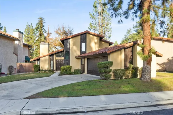 $2,600 | 4157 Pinewood Lake Drive, Bakersfield, CA 93309