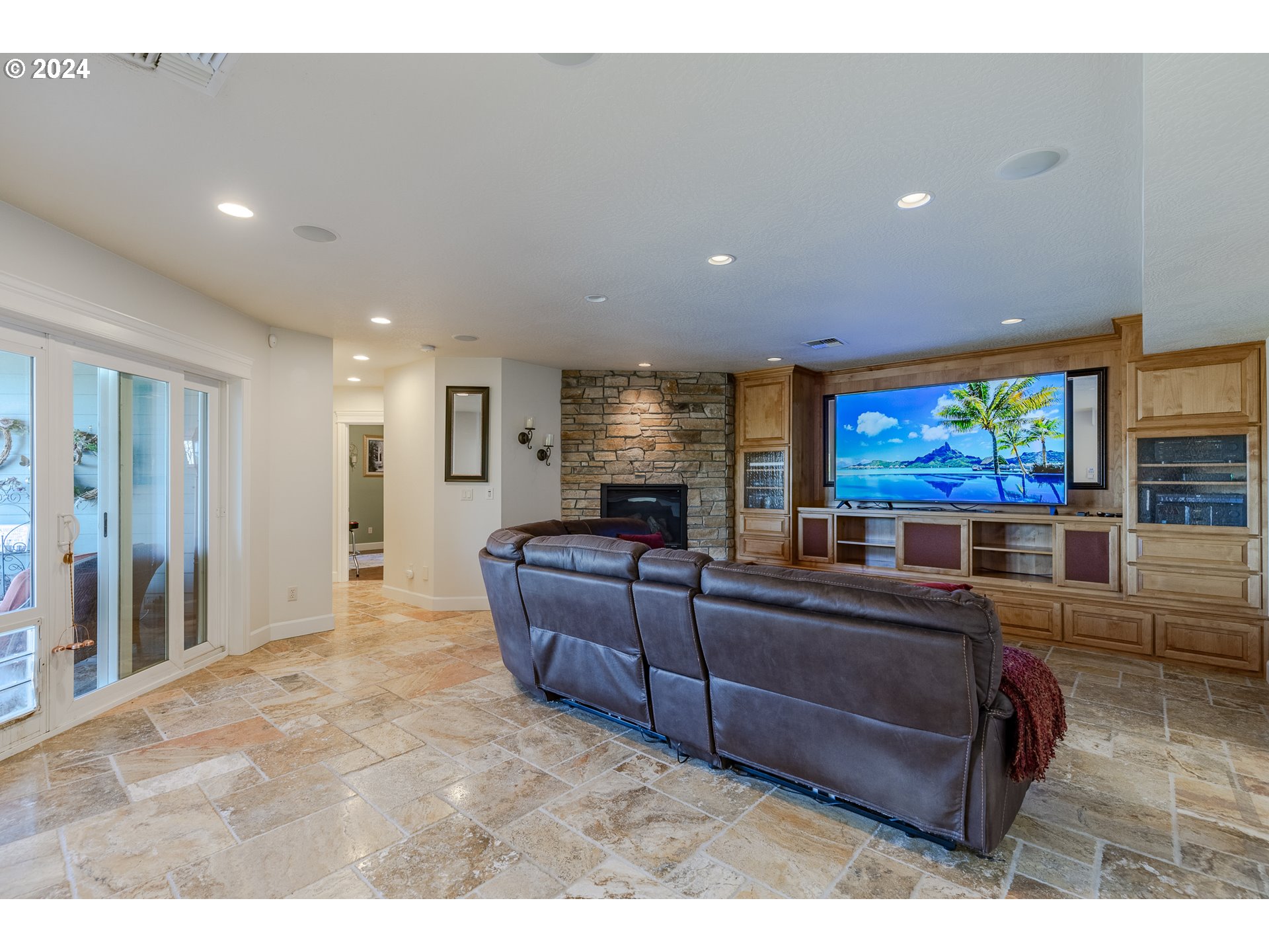 6188 Fernhill Loop Springfield, OR 97478 - Photo 19 of 40 a living room with furniture and a flat screen tv