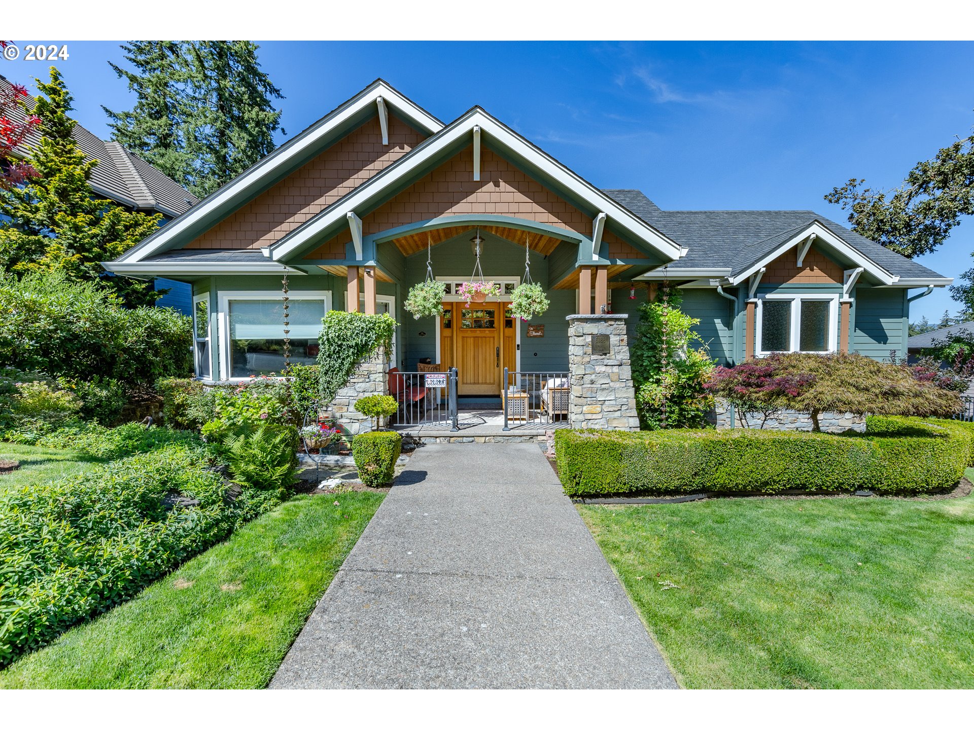6188 Fernhill Loop Springfield, OR 97478 - Photo 2 of 40 a front view of house with yard and green space