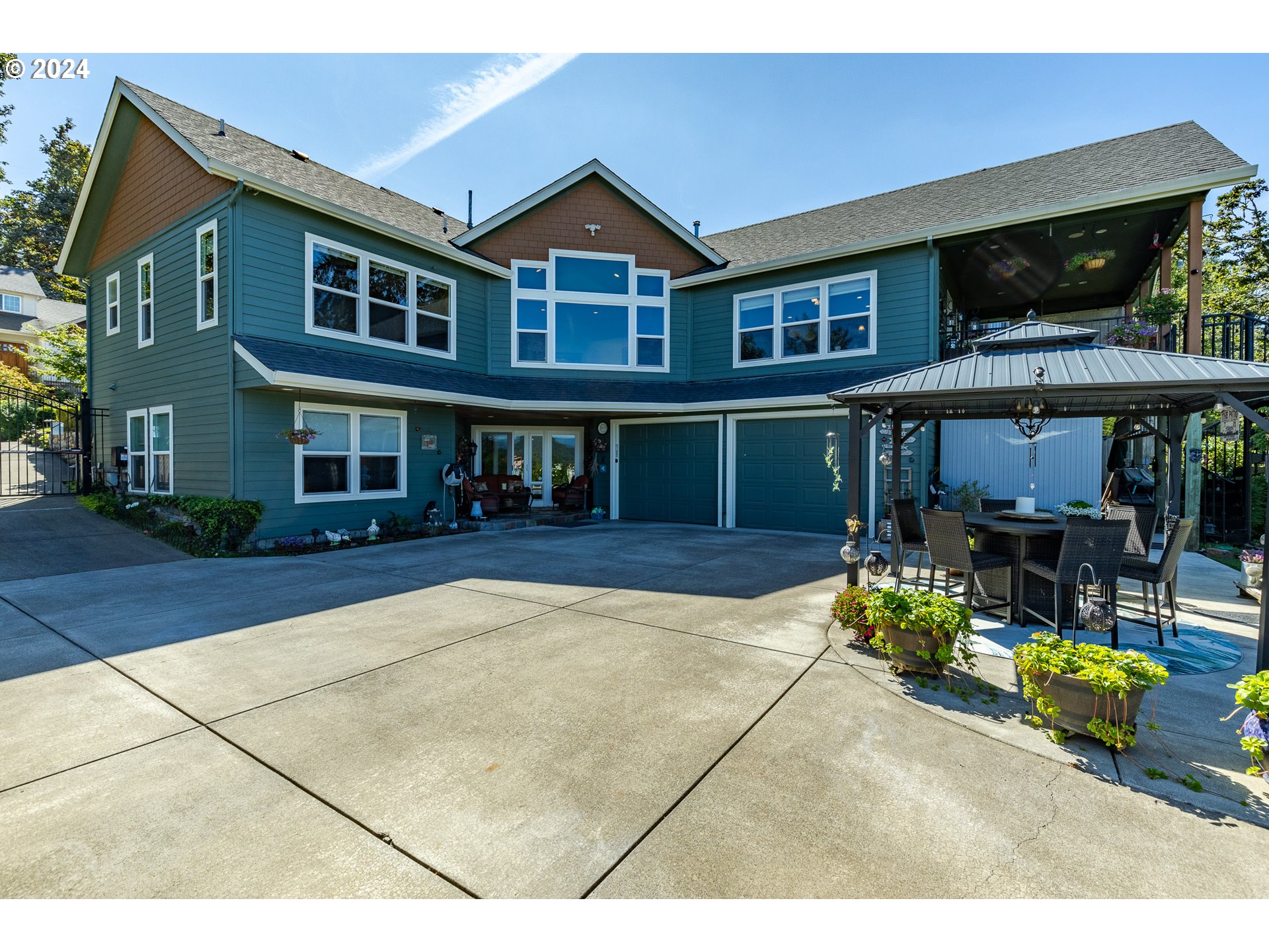 6188 Fernhill Loop Springfield, OR 97478 - Photo 33 of 40 a view of a house with sitting area and sitting area