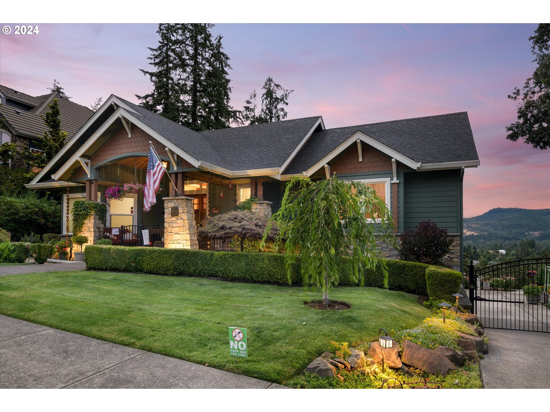 6188 Fernhill Loop Springfield, OR 97478 - Photo 34 of 40 a front view of a house with a yard