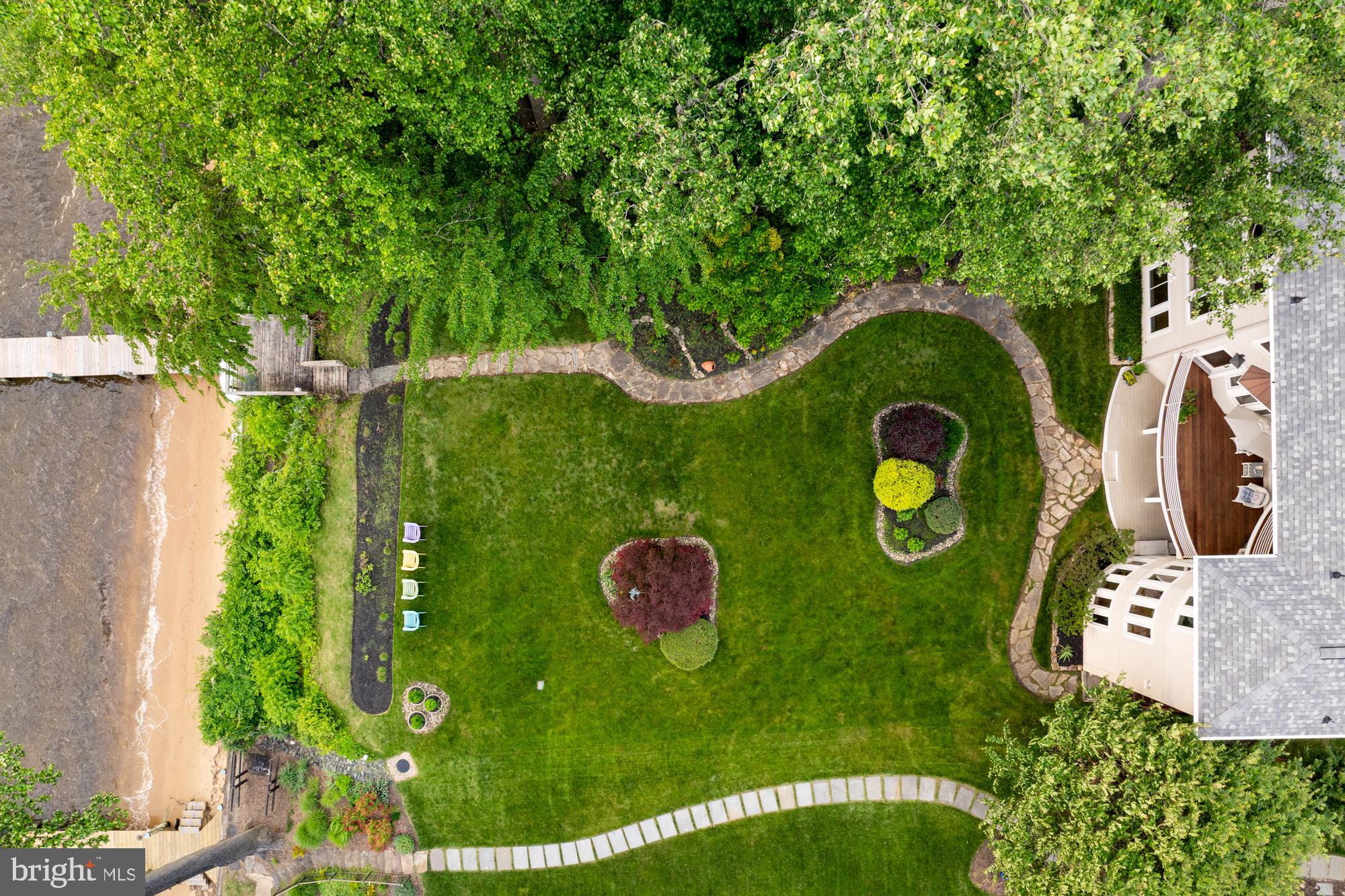 922 Old County Road Severna Park, MD 21146 - Photo 53 of 61 a aerial view of a table and chairs