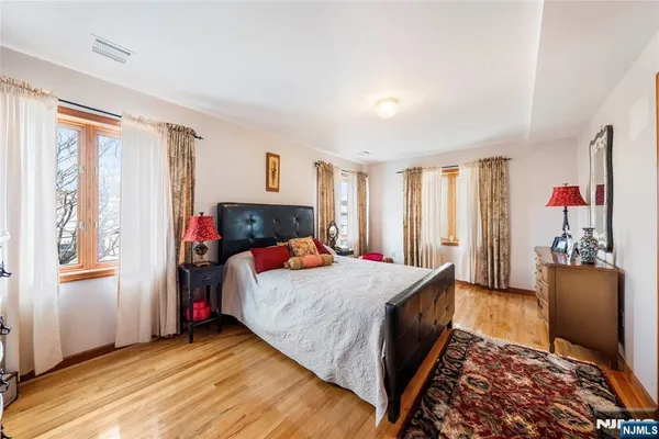 $4,300 | 220 Harrison Avenue, Harrison, NJ 07029