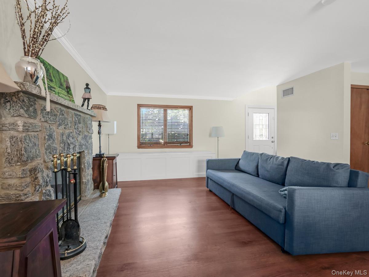 4 23rd Street Jericho, NY 11753 - Photo 29 of 42