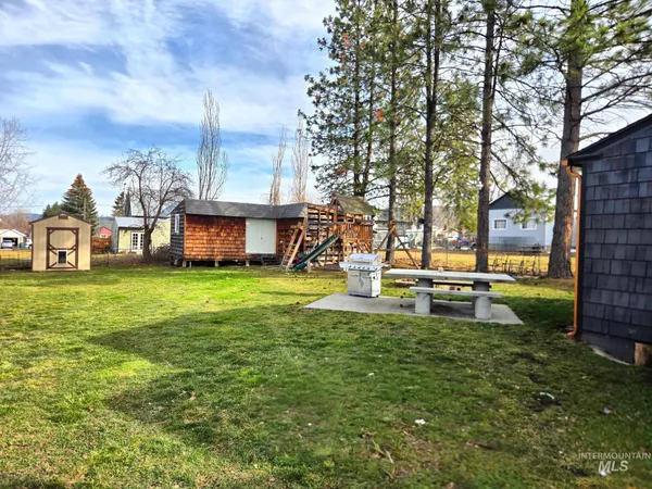 $325,000 | 615 South B Street, Grangeville, ID 83530