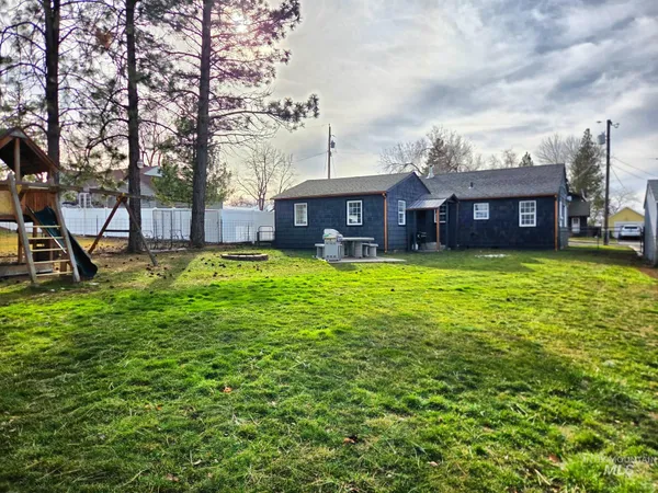 $325,000 | 615 South B Street, Grangeville, ID 83530