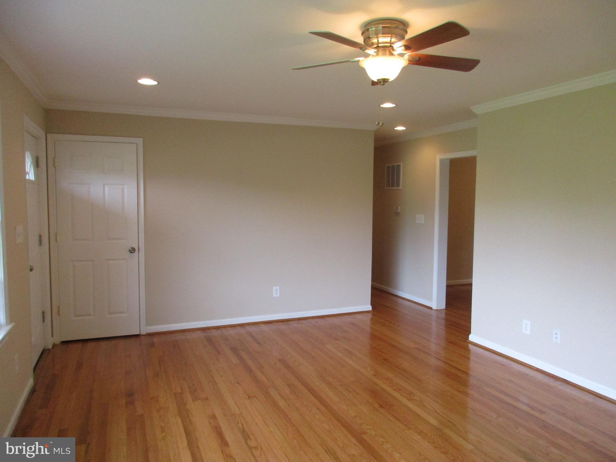 11 Spesutia Road Aberdeen, MD 21001 - Photo 8 of 21 Living Room